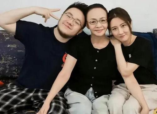 娱乐八卦姐妹吃瓜直播,姐妹吃瓜，娱乐八卦一网打尽